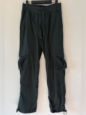 Lululemon Dance Studio Relaxed Fit Mid Rise Cargo Pant Green 6-NWOT